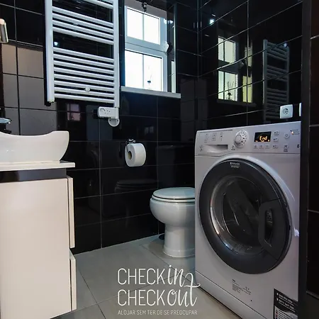 Checkincheckout Aroeira Nyaraló *