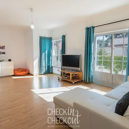 Checkincheckout Aroeira Nyaraló Almada