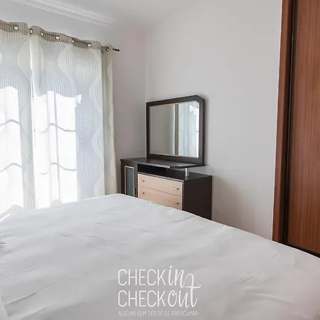 Checkincheckout Aroeira Almada